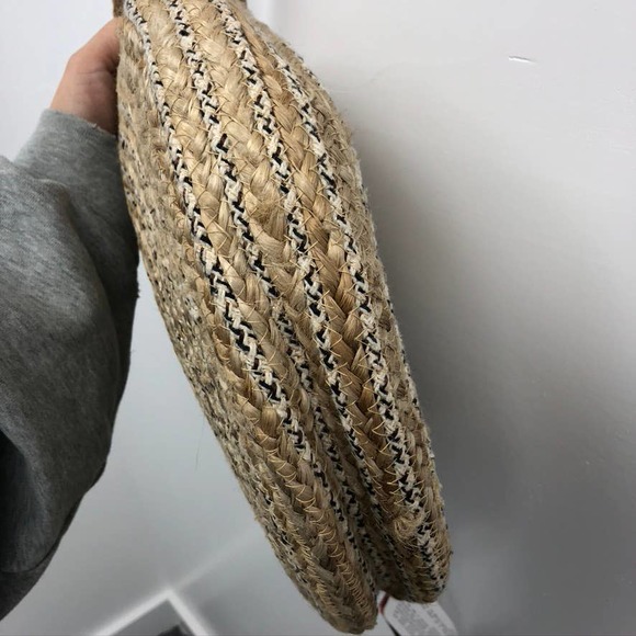 America & Beyond Tassel Circle Straw Crossbody Bag - Picture 9 of 9